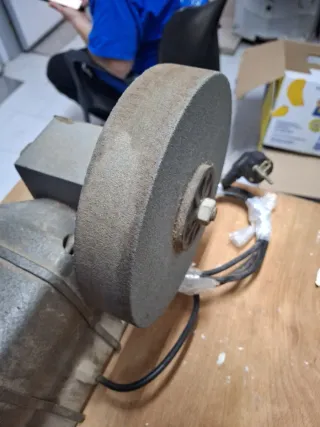 Esmeriladora de banco