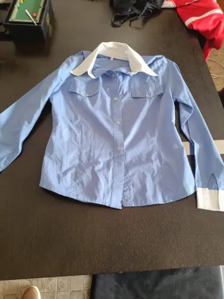 Camisa azul mujer cuello blanco