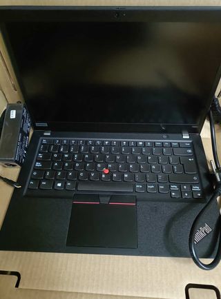 Portátil Lenovo T490S i5 8a 16Gb RAM 256Gb SSD 14"
