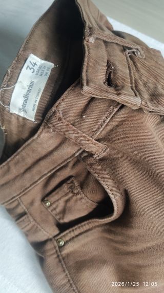 Pantalón loneta Stradivarius marrón