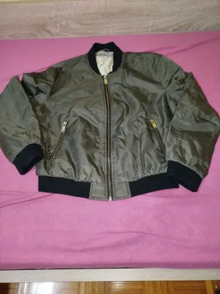 Chaqueta bomber verde oliva