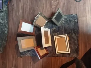 7 Portafotos varios madera y metal