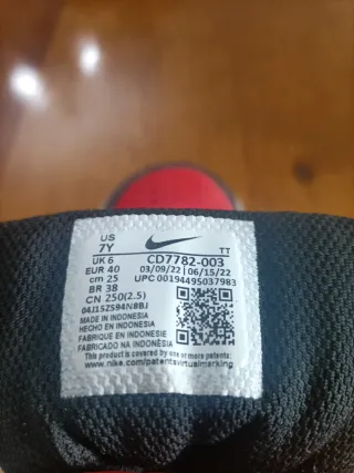 Zapatillas Nike Negras y Rojas Talla X