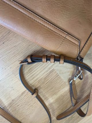 Bolso de hombro marrón