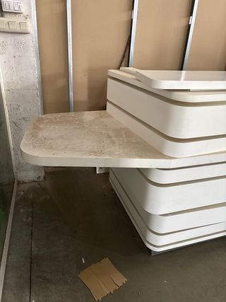 Mostrador blanco moderno