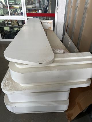 Mostrador blanco moderno