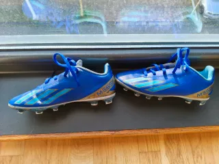 Botines de fútbol Adidas Messi