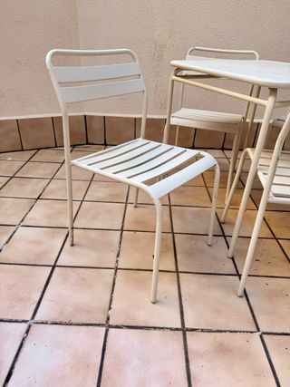 Mesa y 4 Sillas Metalicas Jardín 68x68cm