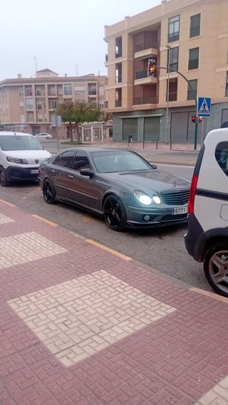 Mercedes-Benz Classe E (214) 2006