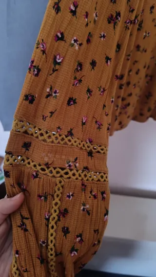 Blusa floral marrón con cordel