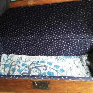 Baúl antiguo de madera estilo vintage