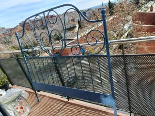 Cabecero de metal azul Ikea