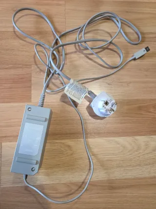 Nintendo Wii + Comandos + Acessórios + 8 Jogos