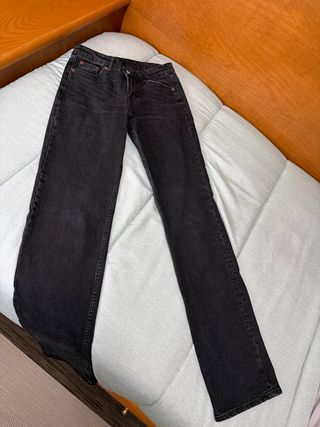 Pantalón vaquero Zara negro talla 32