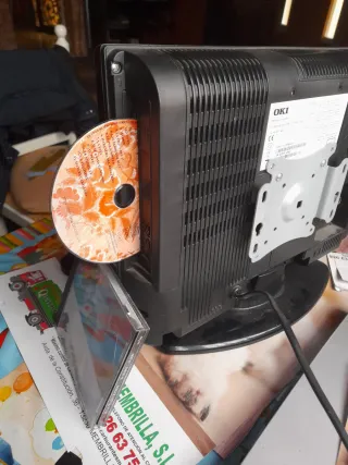 OKI TV 16 HDM incluido dvd