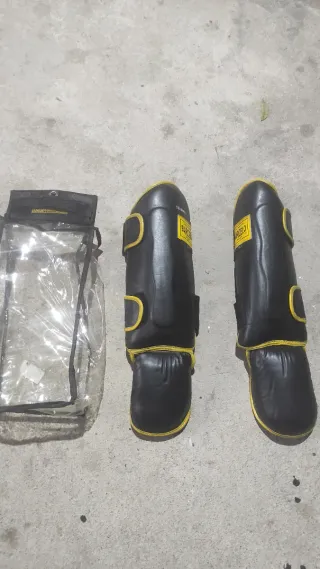 Espinilleras de boxeo/MMA