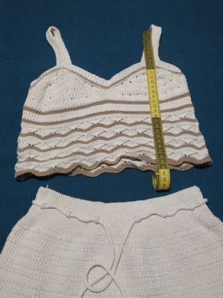Conjunto de crochet verano beige y blanco
