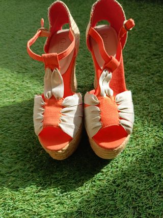 Espadrilles cuña beige y naranja