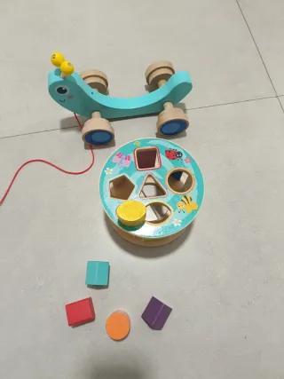 Caracol para pasear y encajar formas y colores