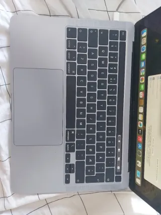 MacBook Pro 13 2020 i5 8GB RAM