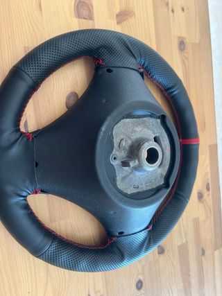 Volante original BMW Negro con Costuras Rojas,m