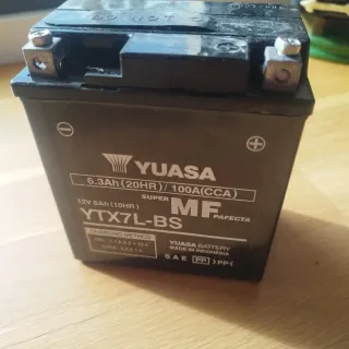 Batería Yuasa YTX7L-BS 12V 6Ah Scooter