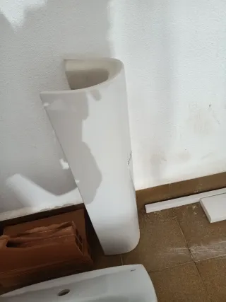 2 Lavabos de porcelana blanco  (20e cada uno)