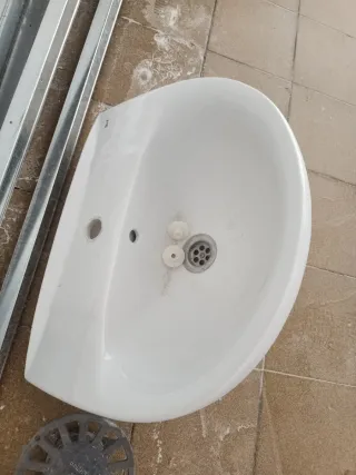 2 Lavabos de porcelana blanco  (20e cada uno)