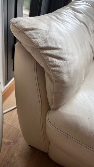 Sofá de piel beige IKEA 2 plazas