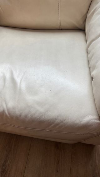 Sofá de piel beige IKEA 2 plazas