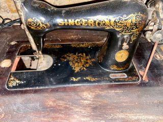 Máquina de coser Singer antigua