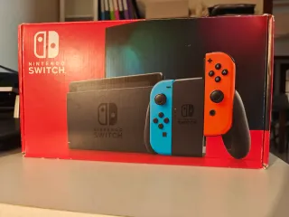 Consola Nintendo Switch Estándar 2017 + Funda-Caja