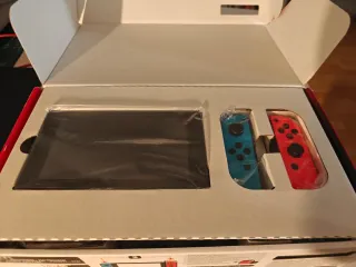 Consola Nintendo Switch Estándar 2017 + Funda-Caja
