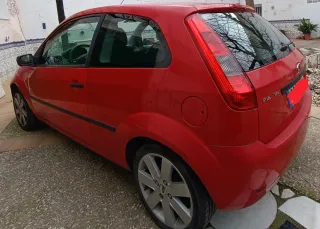 Ford Fiesta Coupé Trend 1.6 100 CV (2004) gasolina