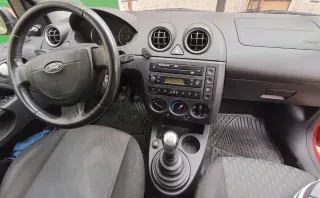 Ford Fiesta Coupé Trend 1.6 100 CV (2004) gasolina