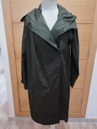 Gabardina verde con capucha mujer