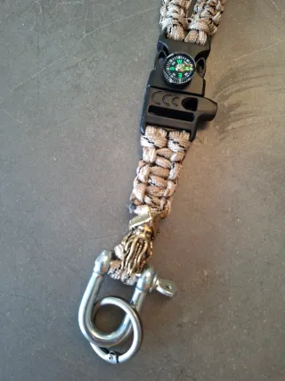 Lanyard Paracord con Brújula y Mosquetón