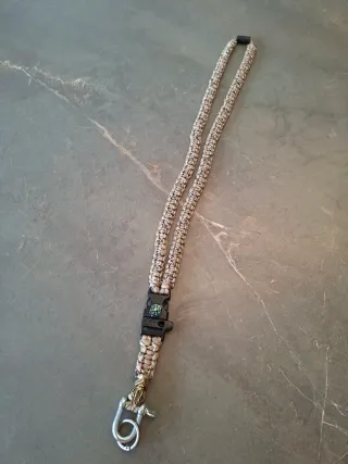 Lanyard Paracord con Brújula y Mosquetón