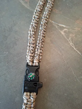 Lanyard Paracord con Brújula y Mosquetón