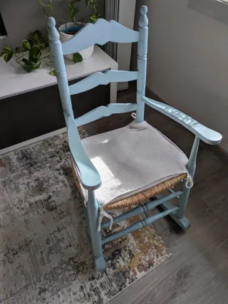 Silla Mecedora en madera Azul y Beige