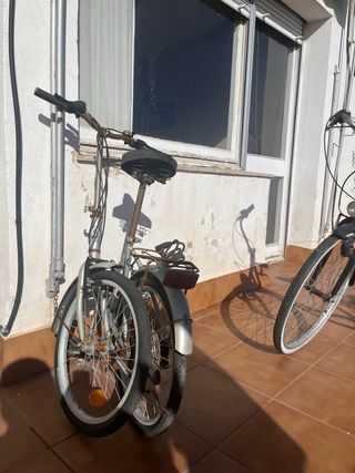 Bicicleta plegable plateada