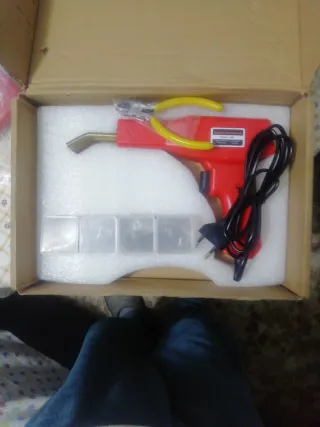 Soldador de plásticos nuevo con accesorios