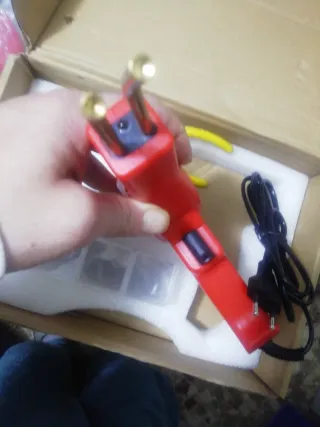 Soldador de plásticos nuevo con accesorios