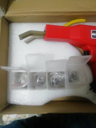 Soldador de plásticos nuevo con accesorios