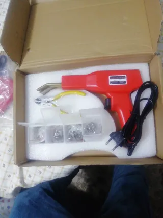 Soldador de plásticos nuevo con accesorios