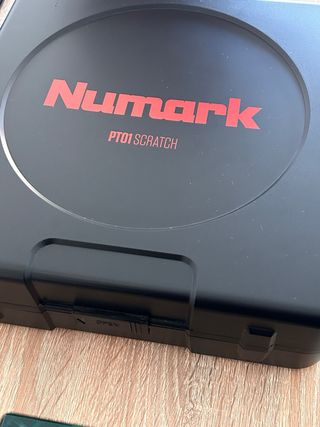 Numark PT01 Scratch - Tocadiscos Portátil