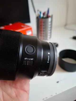 Sony FE 85mm f/1.8