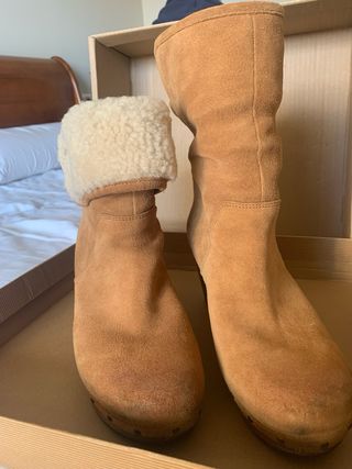 Stivali UGG Camel con Tacco