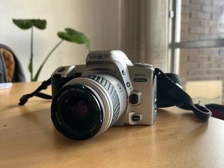 Cámara Analógica Minolta 404si Zoom 35-80mm