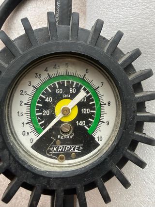 Manómetro para inflar ruedas